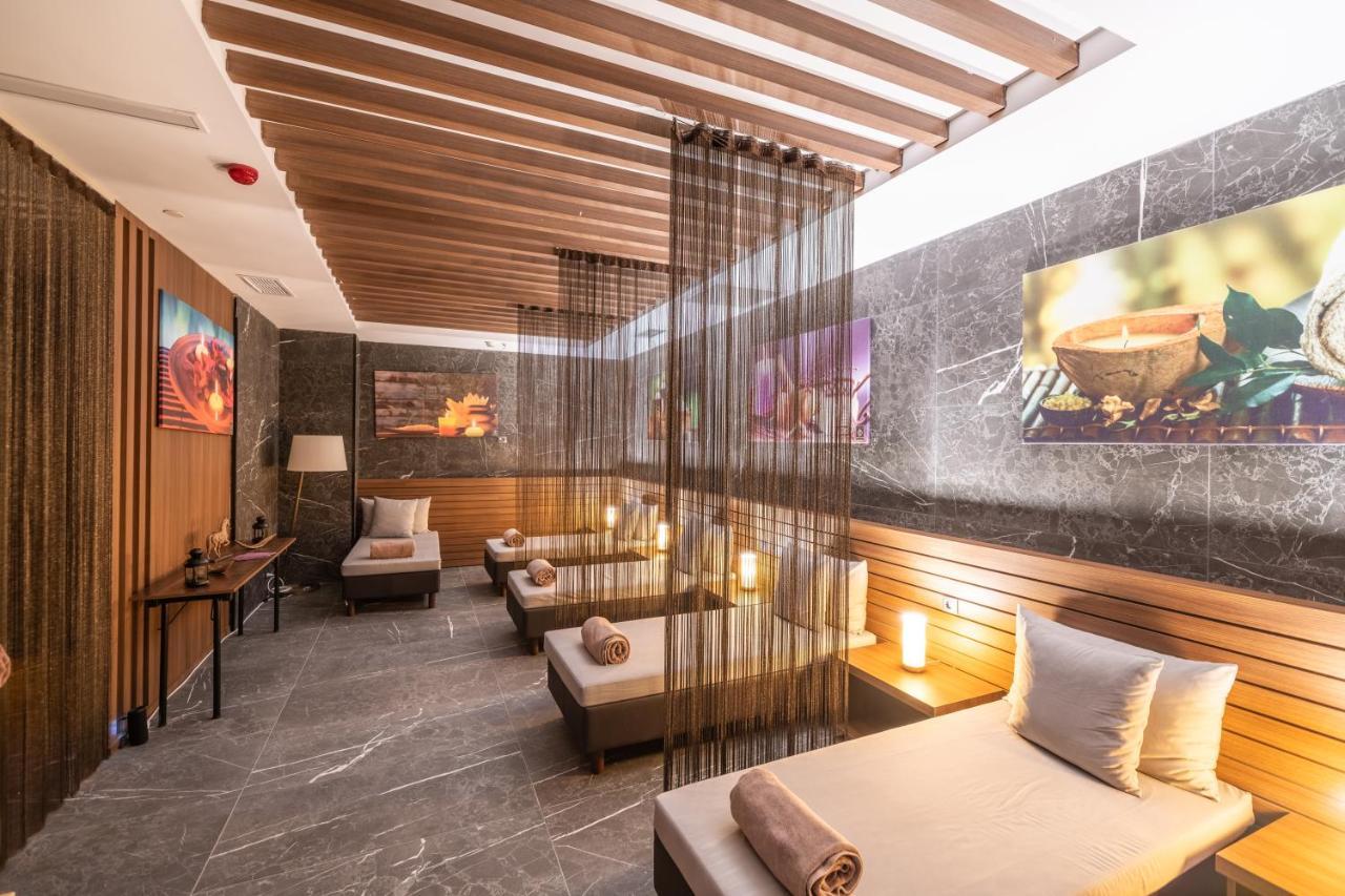 Questa Thermal & Spa Hotel เอสเกซีเฮียร์ ภายนอก รูปภาพ