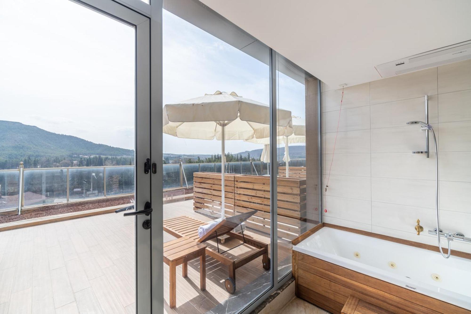 Questa Thermal & Spa Hotel เอสเกซีเฮียร์ ภายนอก รูปภาพ