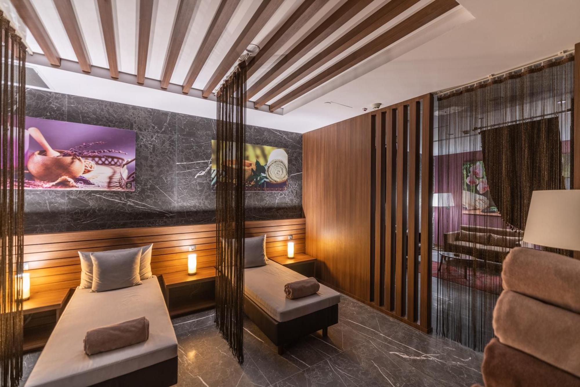 Questa Thermal & Spa Hotel เอสเกซีเฮียร์ ภายนอก รูปภาพ